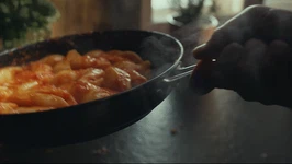 Cuisine à la maison, gestes vrais